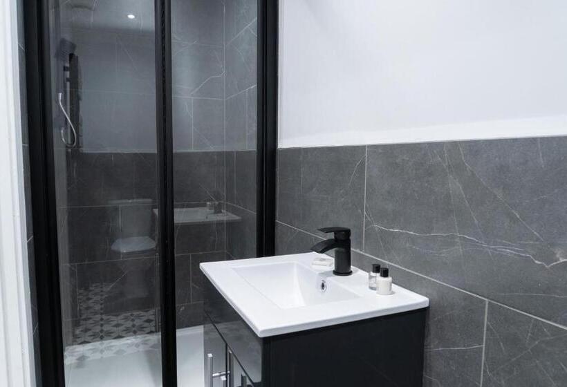 Apartamento 1 Dormitorio, Midsummer House Premium Apartments With Sofa Beds & Sky Tv & Free Parking