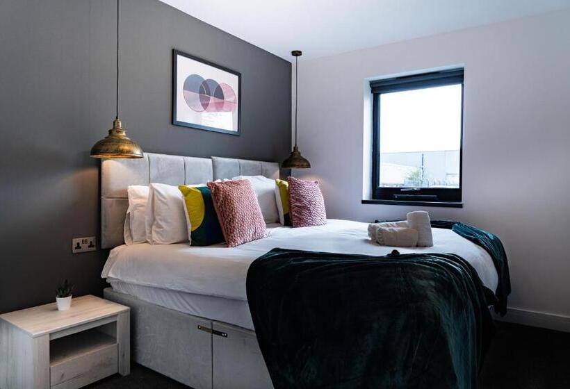 Apartamento 1 Dormitorio, Midsummer House Premium Apartments With Sofa Beds & Sky Tv & Free Parking