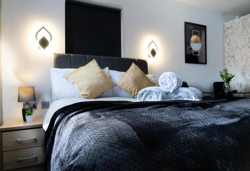 Estudio Estándar, Midsummer House Premium Apartments With Sofa Beds & Sky Tv & Free Parking