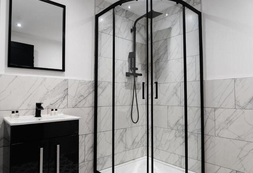 Estudio Deluxe, Midsummer House Premium Apartments With Sofa Beds & Sky Tv & Free Parking