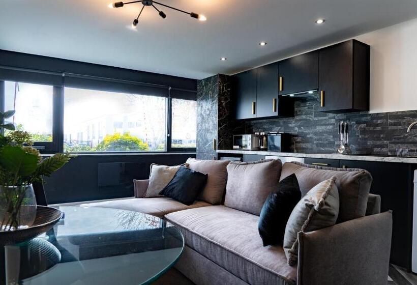 Estudio Deluxe, Midsummer House Premium Apartments With Sofa Beds & Sky Tv & Free Parking