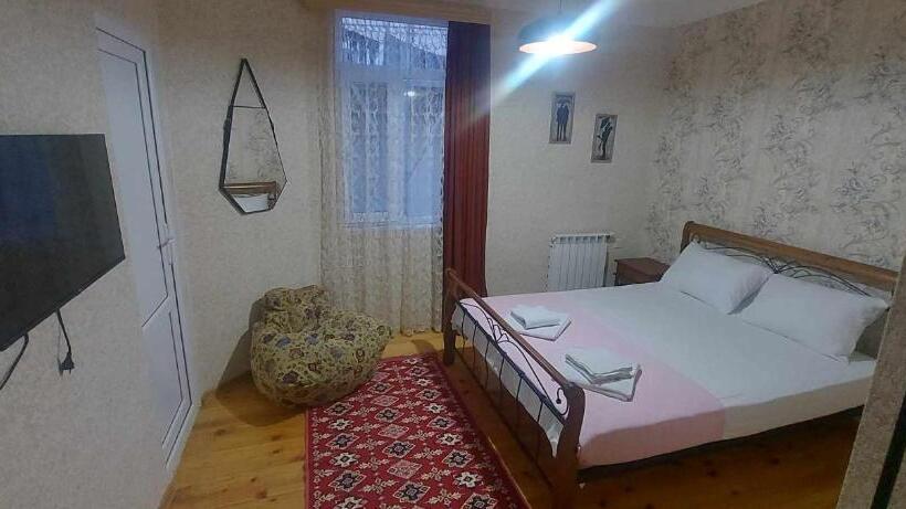 اتاق استاندارد, Eleven Guest House