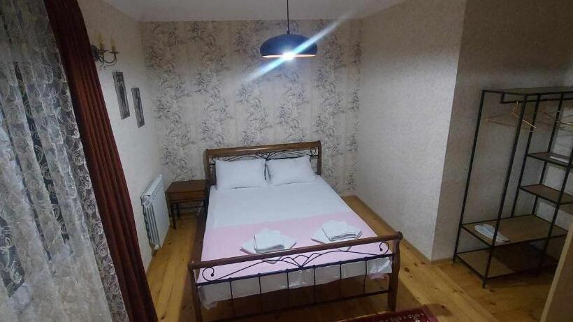 اتاق استاندارد, Eleven Guest House