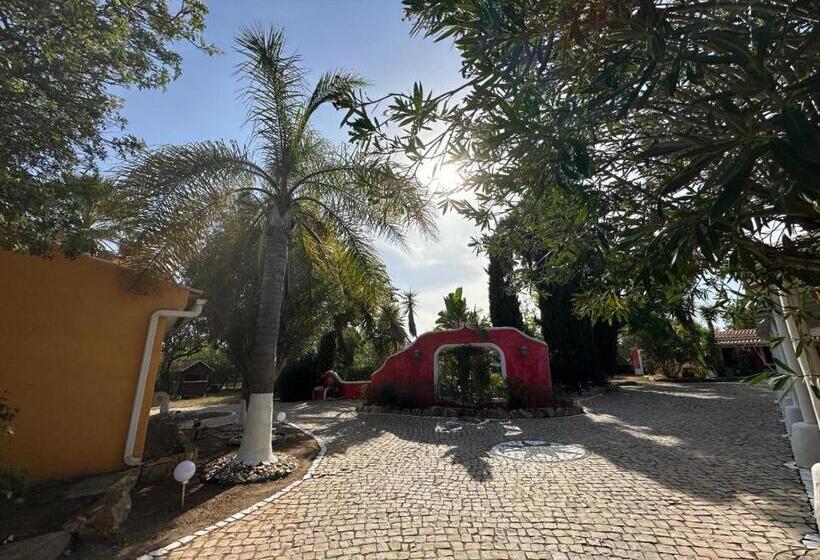 Дом 1 Спальня, Nuriah Boutique House