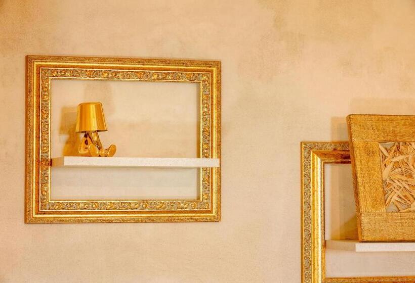 חדר דחוקס עם מיטת קינג, Palazzo Falcinelli Luxury Room In Montepulciano Center With Elevator