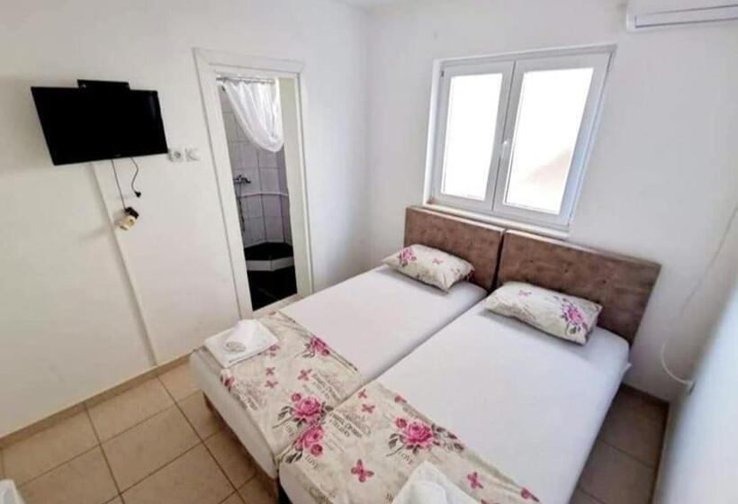 اتاق اکونومی, Apartmani Ariana