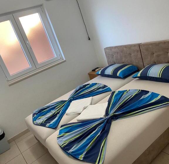 اتاق اکونومی, Apartmani Ariana