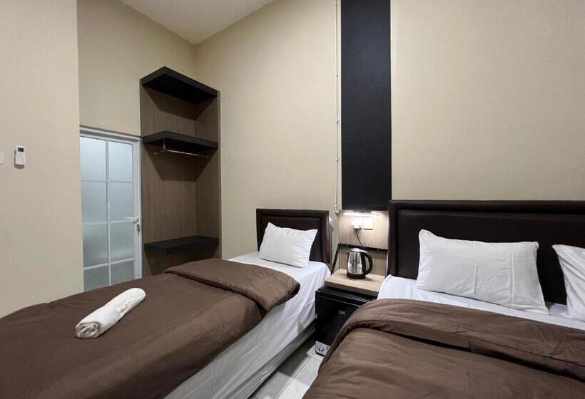 اتاق خانوادگی, Brenn Hotel Semarang Mitra Reddoorz