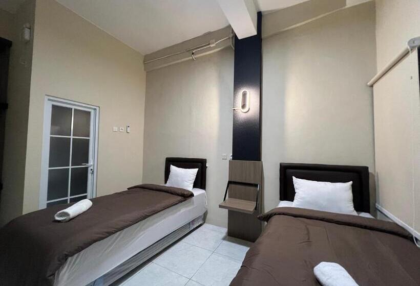 스탠다드 룸, Brenn Hotel Semarang Mitra Reddoorz