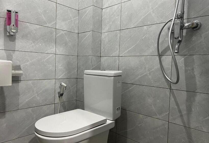 디럭스 룸, Brenn Hotel Semarang Mitra Reddoorz