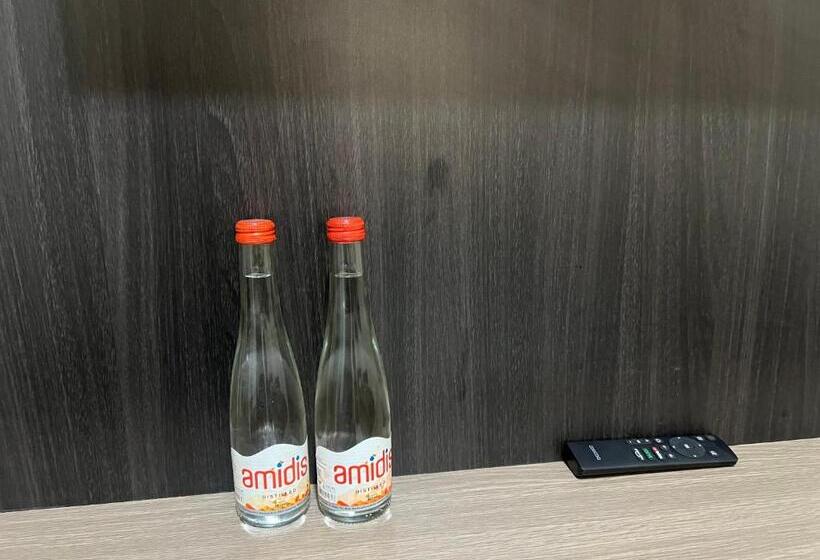 디럭스 룸, Brenn Hotel Semarang Mitra Reddoorz