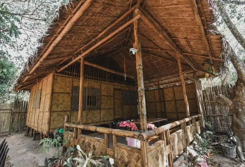 ルームシェアのワンベッド, El Bosque Resort Coron