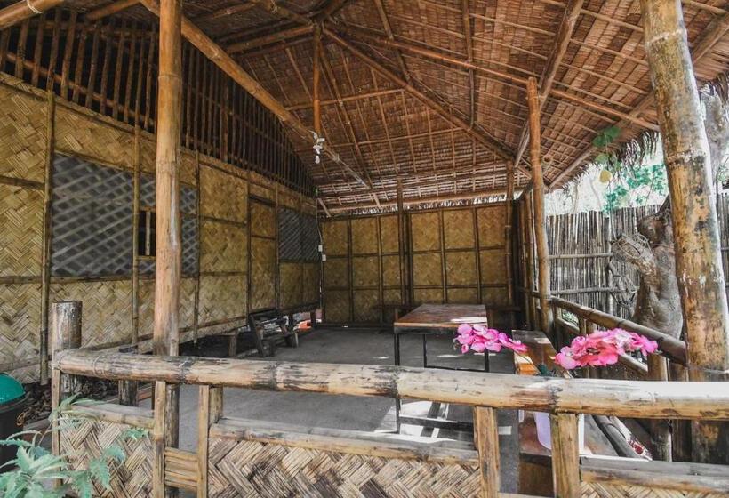 ルームシェアのワンベッド, El Bosque Resort Coron