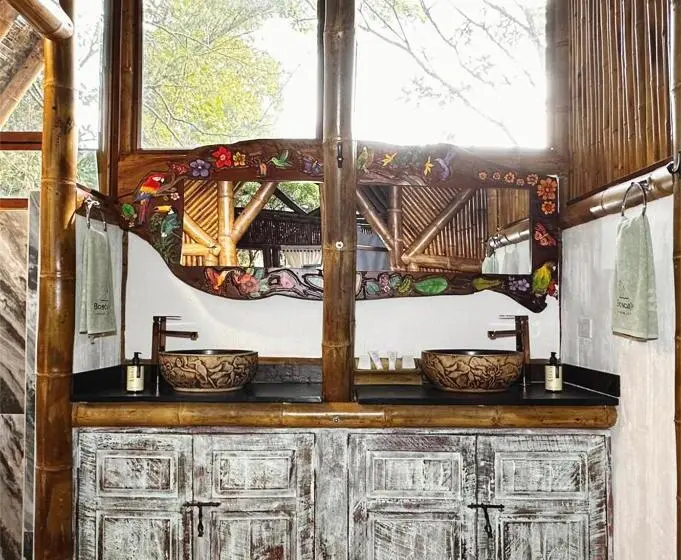 Deluxe-perhehuone, Boscaje Solarpunk Habitat