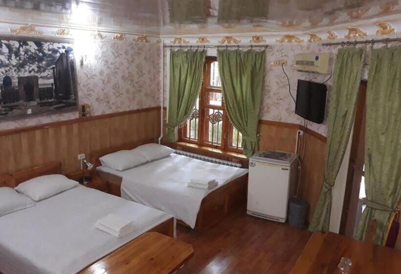 غرفة ديلوكس, Kamila