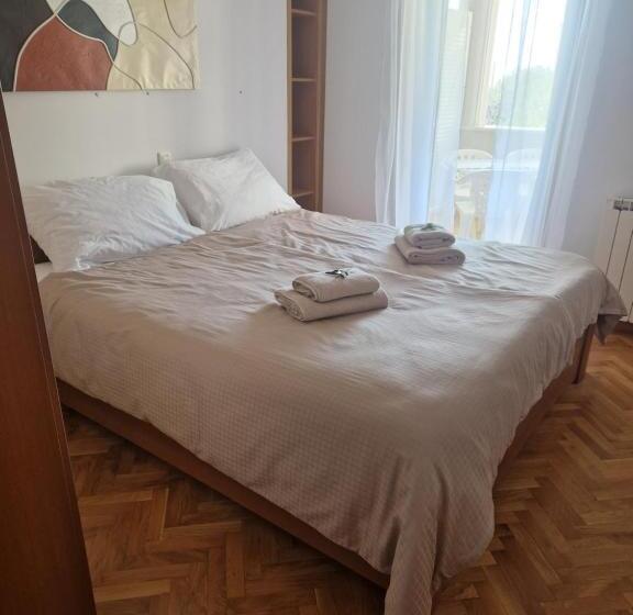 آپارتمان 1 خوابه با بالکن, House Olive Garden Strunjan