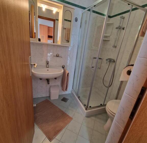 اتاق لوکس با بالکن و چشمانداز دریا, House Olive Garden Strunjan