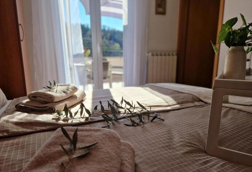 اتاق لوکس با بالکن و چشمانداز دریا, House Olive Garden Strunjan