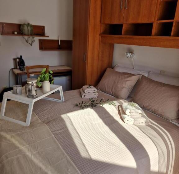 اتاق لوکس با بالکن و چشمانداز دریا, House Olive Garden Strunjan