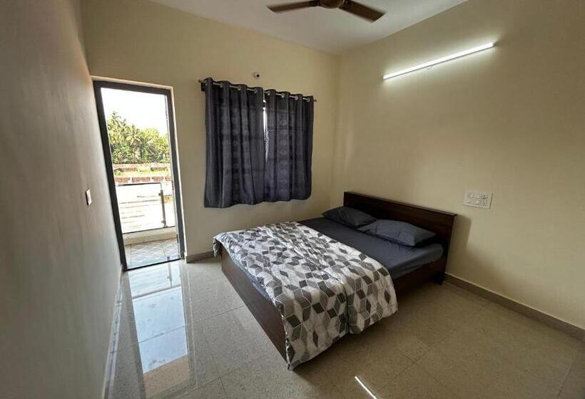 标准间带阳台, Lostel   Backpacker Hostel