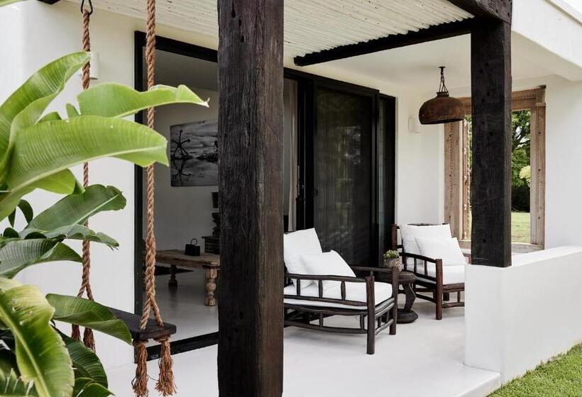 סטודיו סופריור, Villa Riad