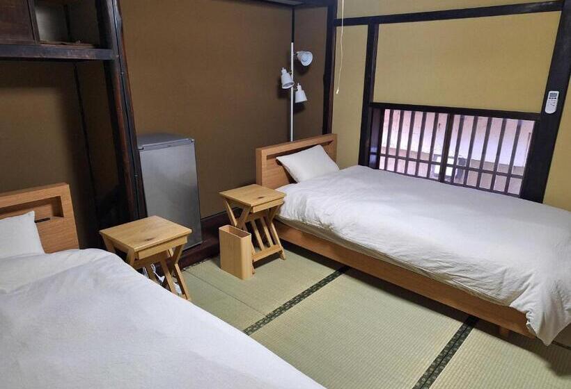 اتاق استاندارد سه تخته با سرویس بهداشتی مشترک, Gloce Sadoベースキャンプ宿根木