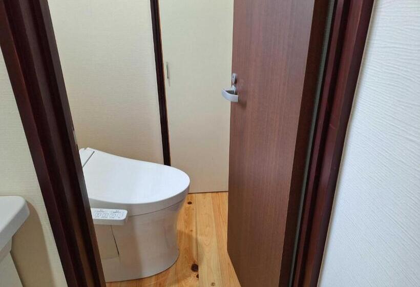 اتاق استاندارد سه تخته با سرویس بهداشتی مشترک, Gloce Sadoベースキャンプ宿根木