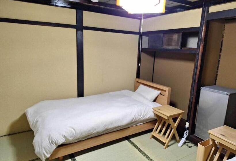 اتاق استاندارد سه تخته با سرویس بهداشتی مشترک, Gloce Sadoベースキャンプ宿根木