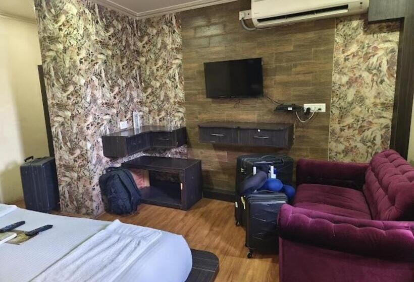 Номер Deluxe, K2 Inn , Srinagar