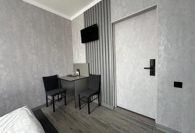 اتاق استاندارد, Faeton