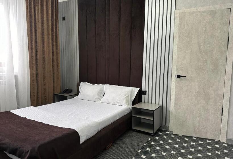 اتاق استاندارد, Faeton