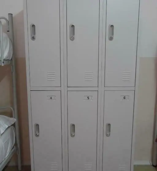 ルームシェアのワンベッド, Agorà Hostel