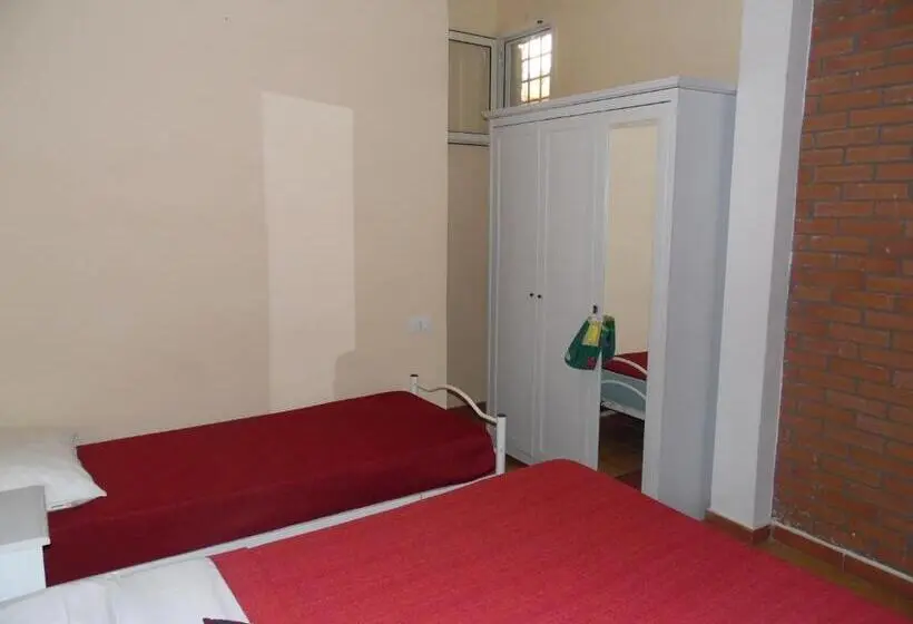 スタンダードトリプルルーム, Agorà Hostel
