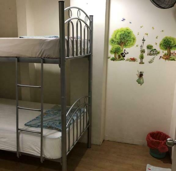 اتاق خانوادگی, Snooze Inn @ Dunlop Street