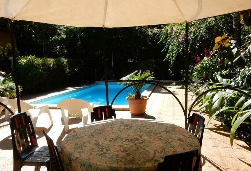 غرفة قياسية, Sarl Mayoume