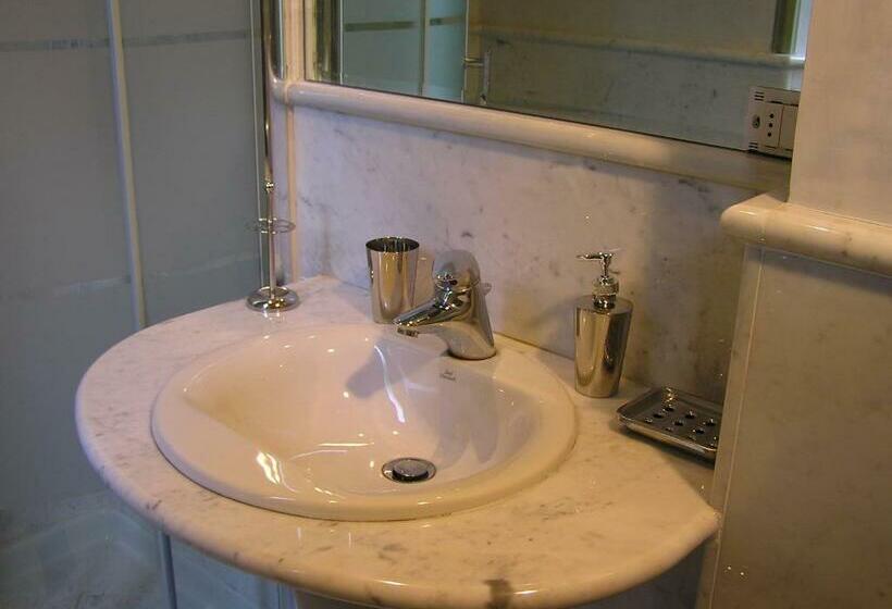 اتاق استاندارد با چشم‌انداز دریاچه, Bed & Breakfast Villa Palma