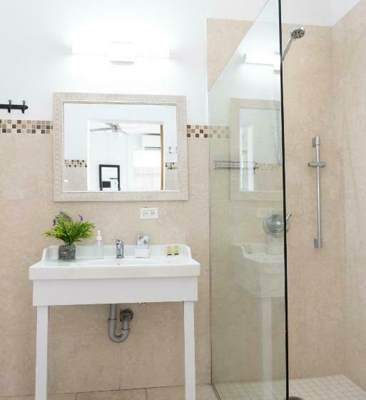 استودیوی استاندارد, Casa Isabel B&b