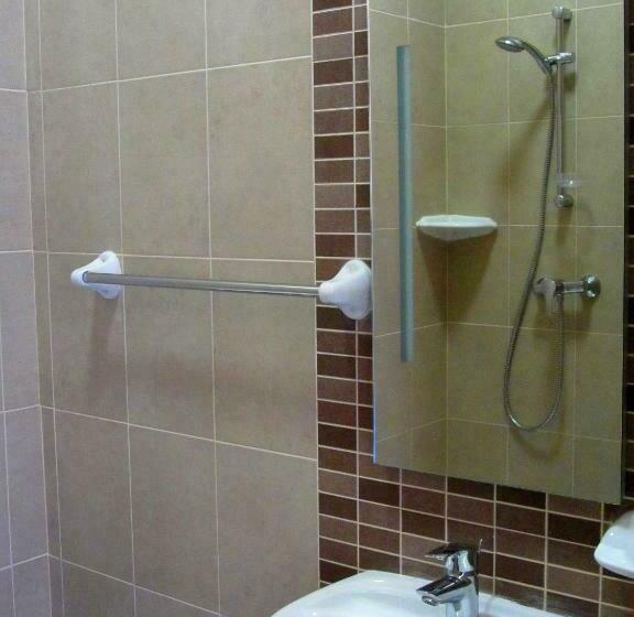 تختخواب در اتاق مشترک, Corner Hostel