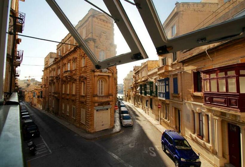 اتاق استاندارد, Corner Hostel