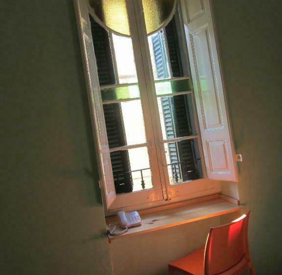 اتاق استاندارد, Corner Hostel