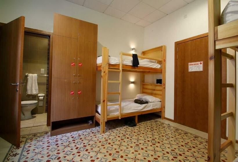 اتاق استاندارد, Corner Hostel