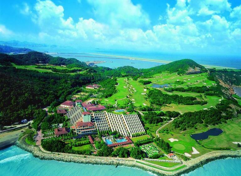 اتاق لوکس با تخت بزرگ, Grand Coloane Resort