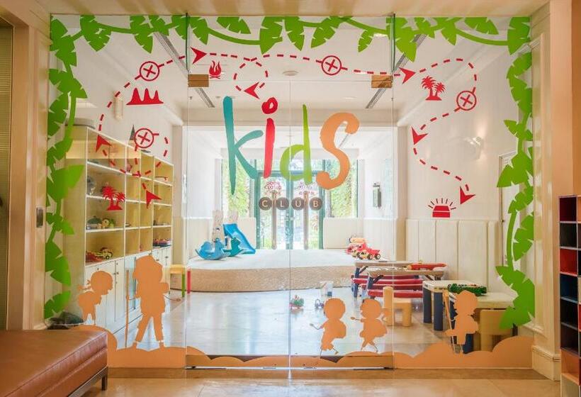 اتاق خانوادگی, Grand Coloane Resort