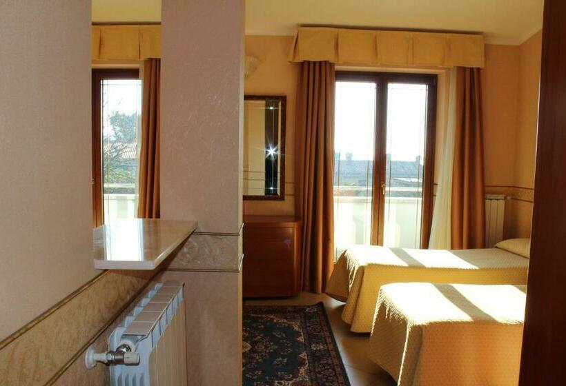 جناح جونيور, Ai Sette Nani