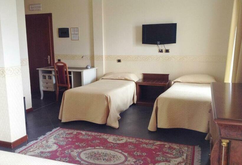 جناح جونيور, Ai Sette Nani