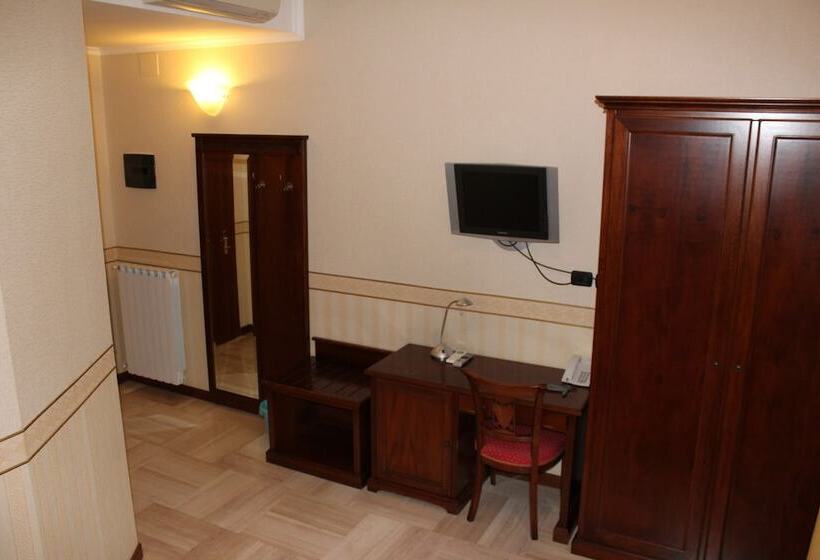 غرفة قياسية, Ai Sette Nani