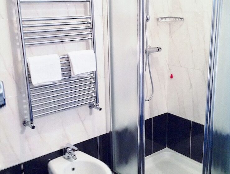 جناح جونيور, Ai Sette Nani