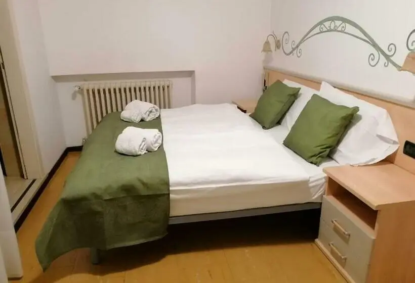 Standard Kolmen Hengen Huone, Albergo Alla Costa
