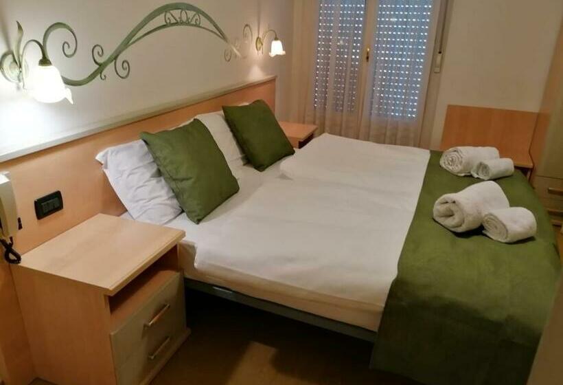 Номер Стандарт, Albergo Alla Costa