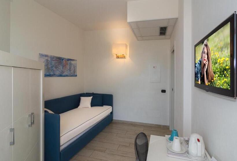 جناح جونيور, Central Park